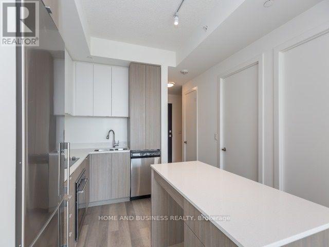 521 - 5220 Dundas Street, Burlington, Ontario  L7L 0J4 - Photo 4 - W12471900