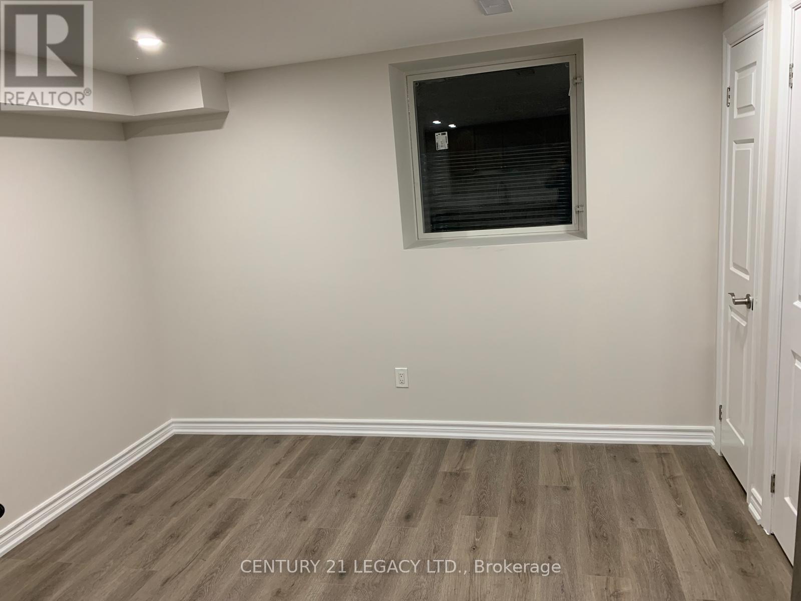 32 Helderman Street, Caledon, Ontario  L7C 4B7 - Photo 12 - W12471913