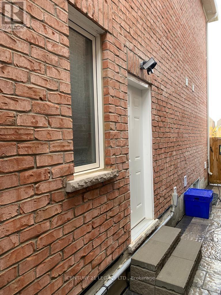 32 Helderman Street, Caledon, Ontario  L7C 4B7 - Photo 15 - W12471913