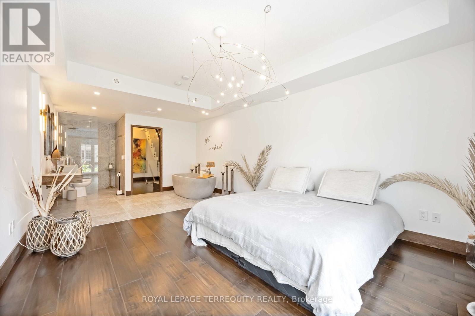30 - 3 Elsie Lane, Toronto, Ontario  M6P 0B8 - Photo 14 - W12471921