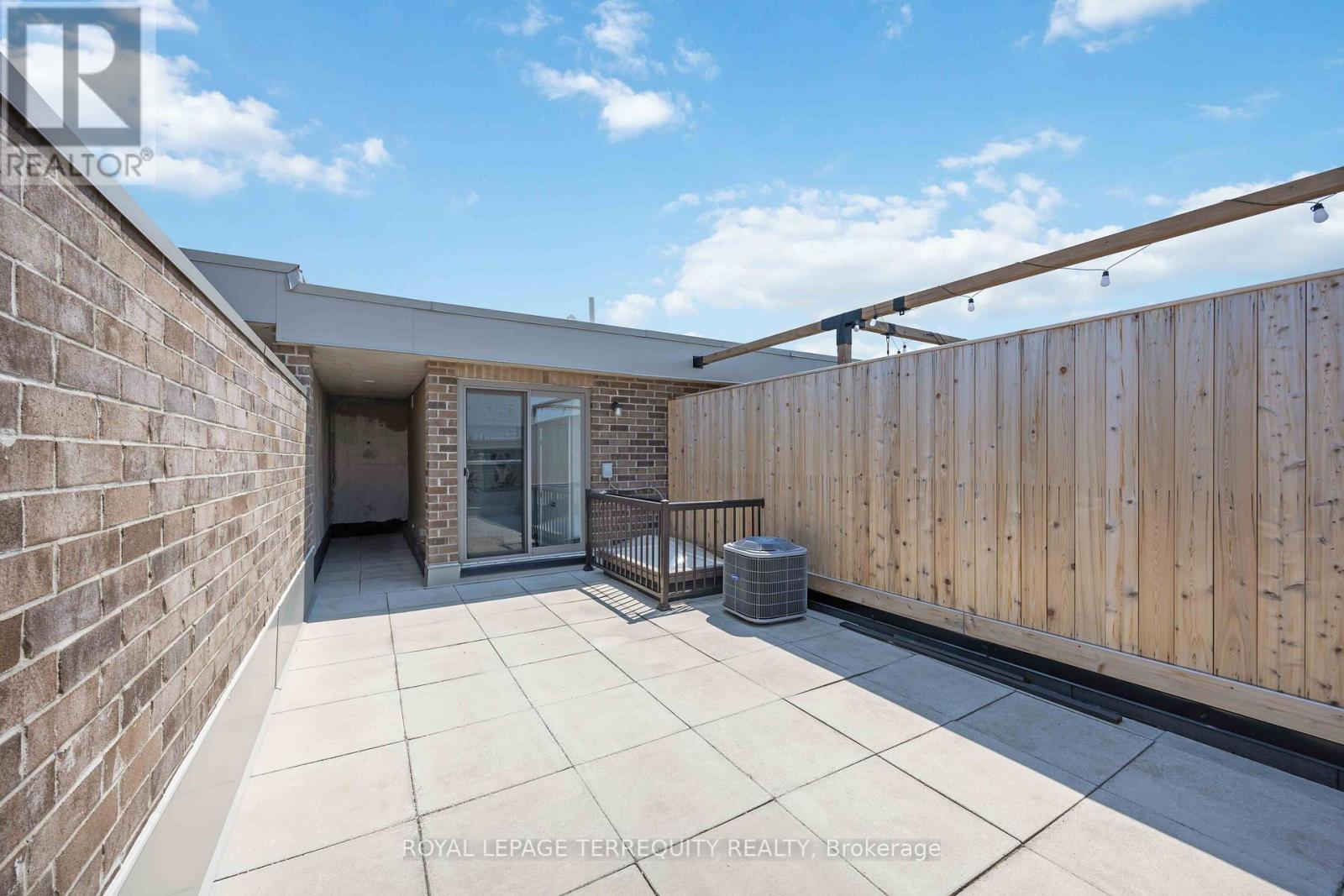 30 - 3 Elsie Lane, Toronto, Ontario  M6P 0B8 - Photo 33 - W12471921
