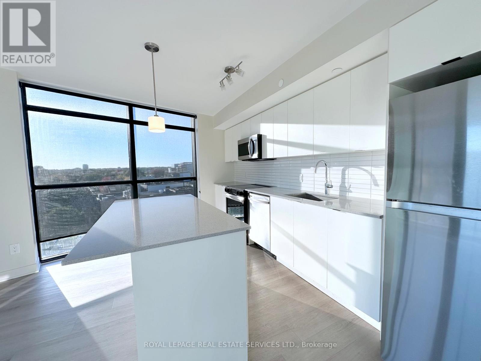 608 - 3385 Dundas Street W, Toronto, Ontario  M6S 2S2 - Photo 4 - W12471925