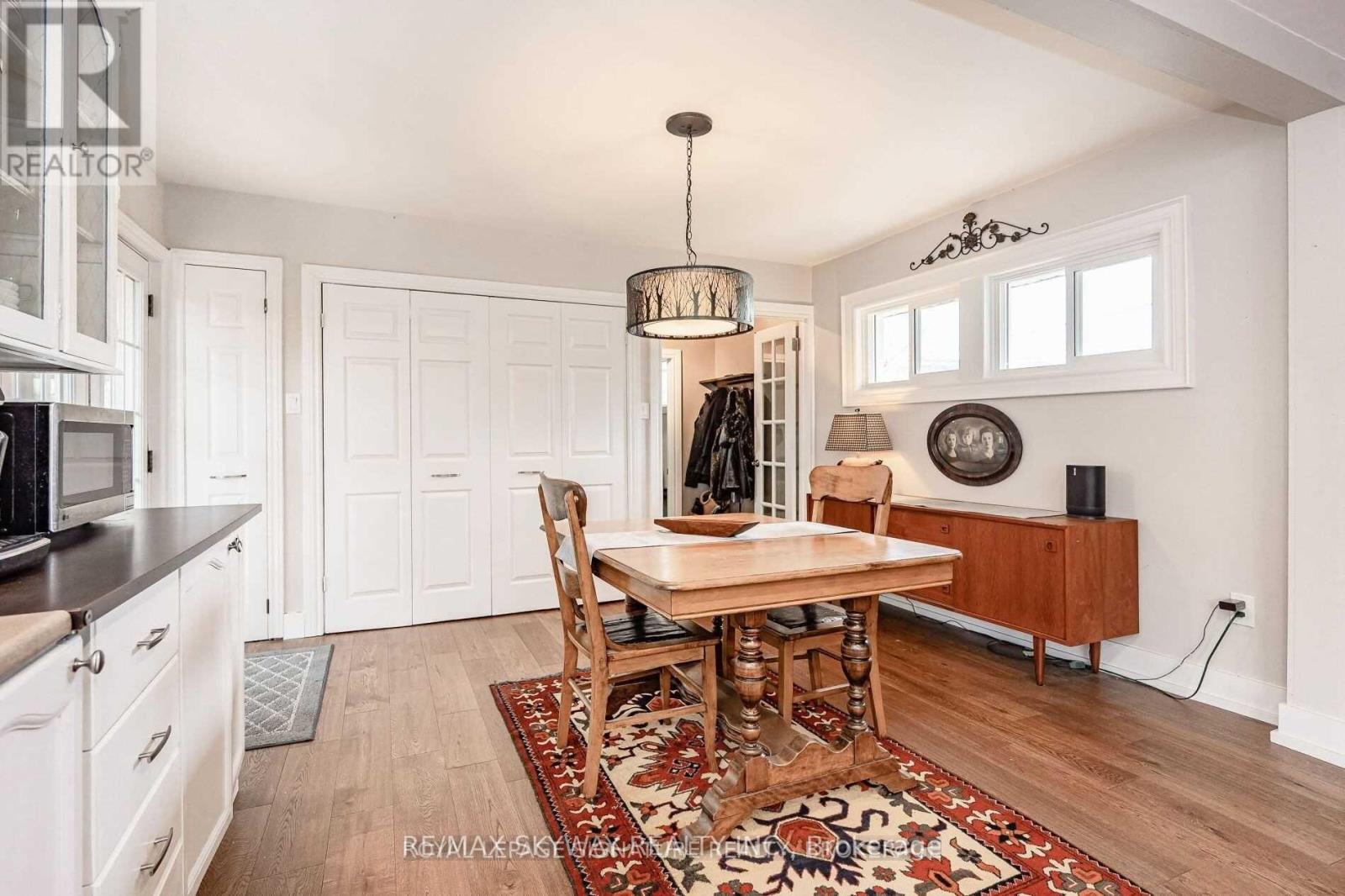 25 Mineola Road E, Mississauga, Ontario  L5G 2E3 - Photo 7 - W12471927