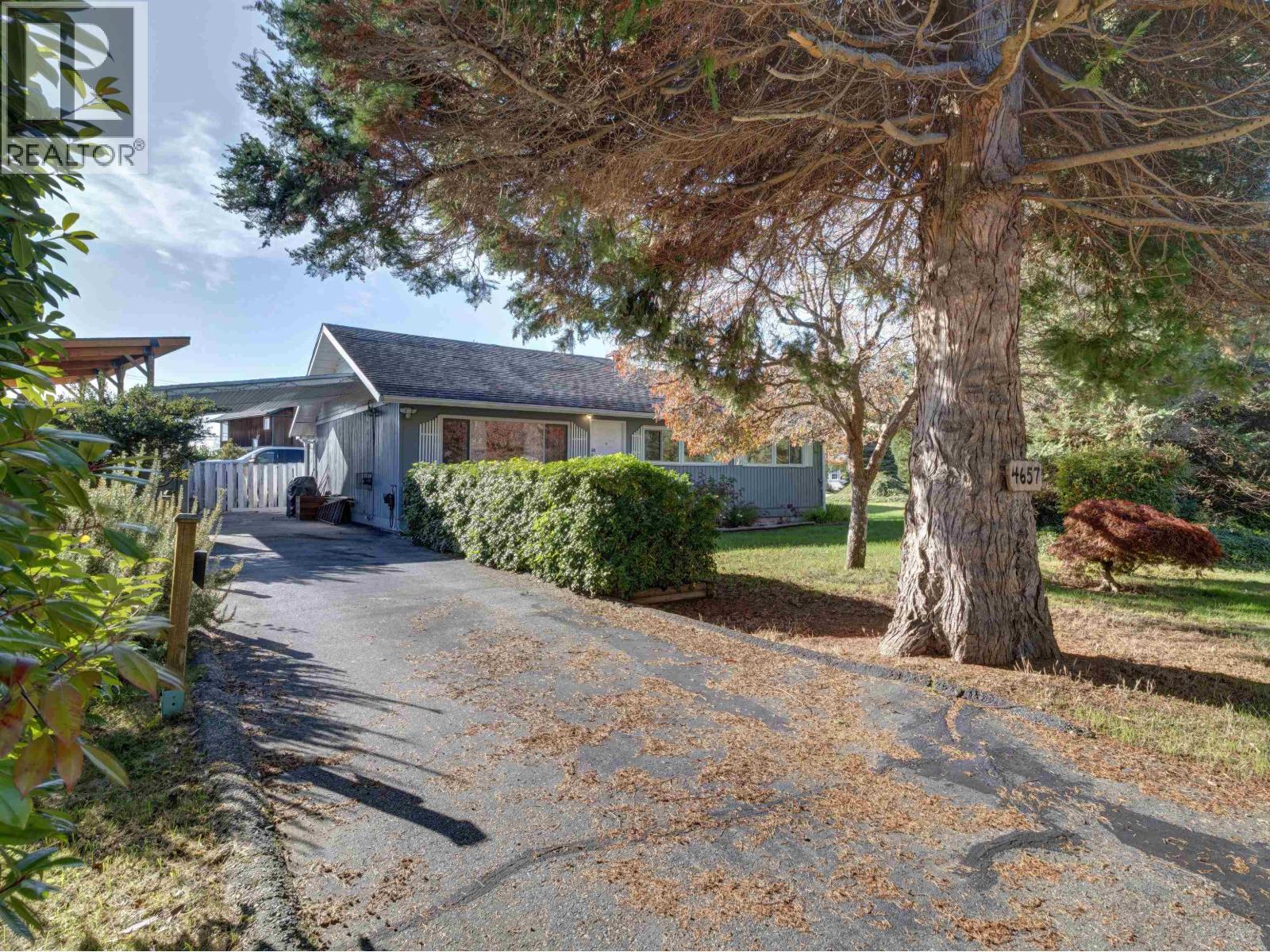 4657 WHITAKER ROAD, Sechelt, British Columbia