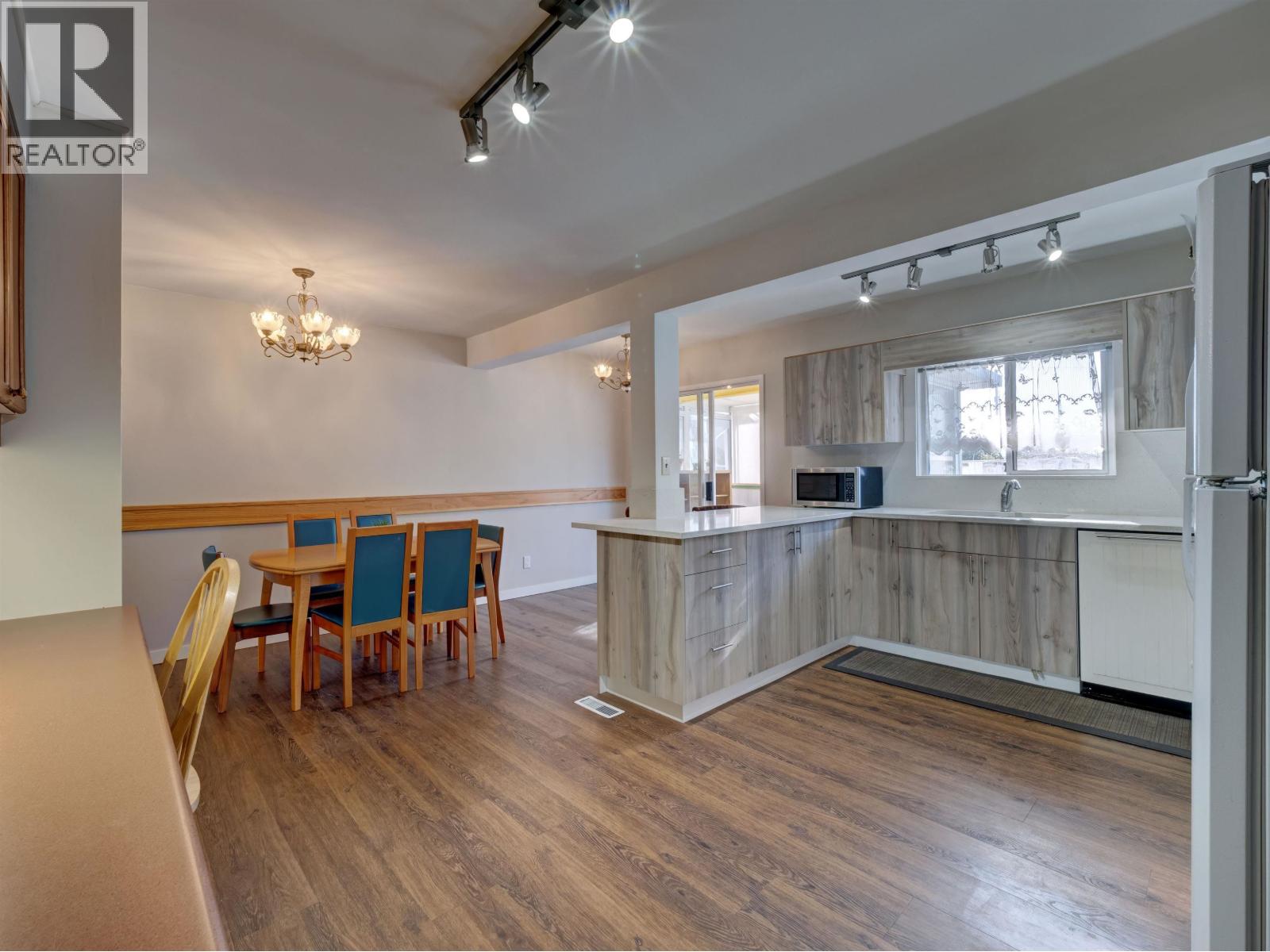 4657 Whitaker Road, Sechelt, British Columbia  V7Z 0E4 - Photo 12 - R3057193