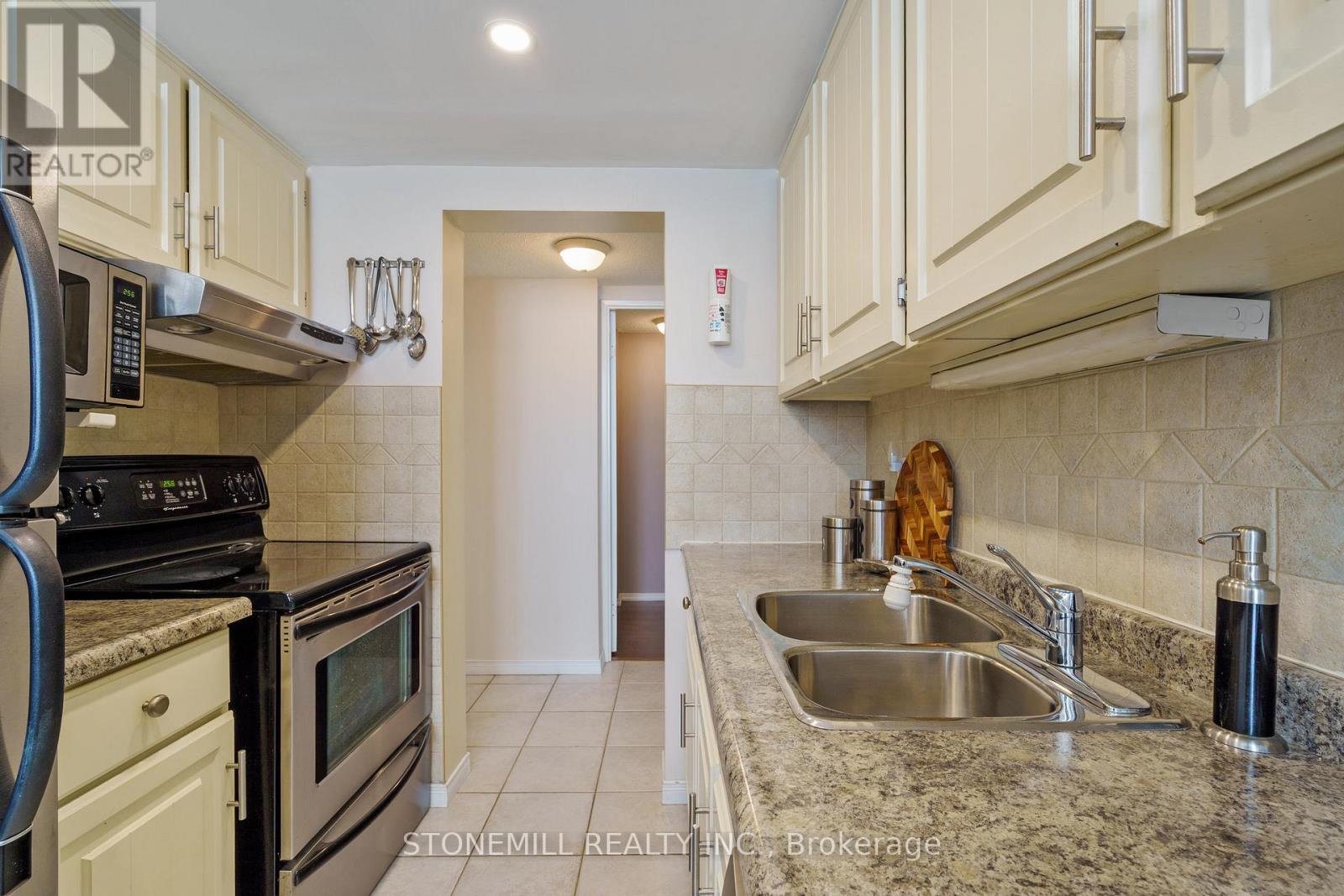 403 - 120 Duke Street, Hamilton, Ontario  L8P 4T1 - Photo 12 - X12471835