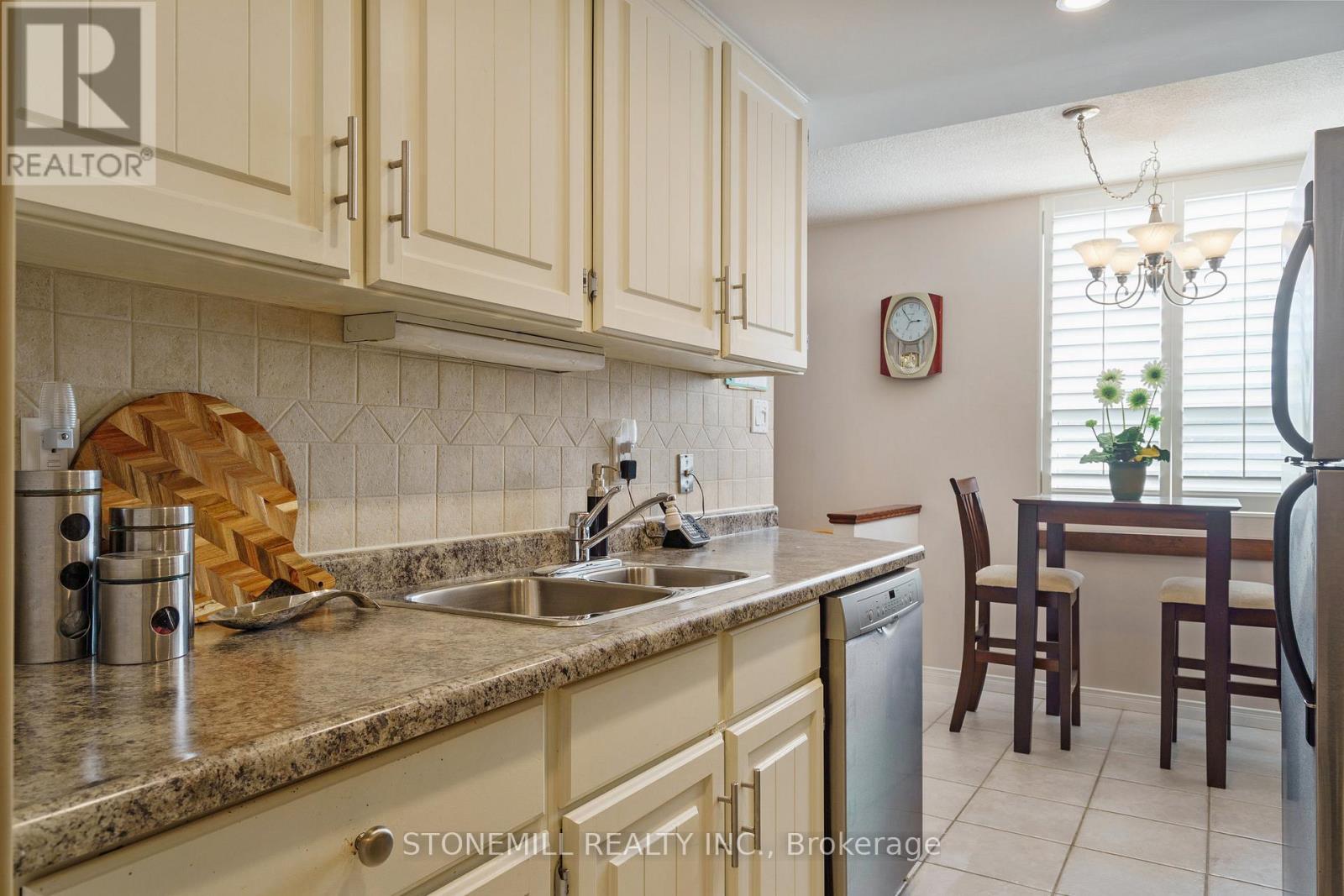 403 - 120 Duke Street, Hamilton, Ontario  L8P 4T1 - Photo 7 - X12471835
