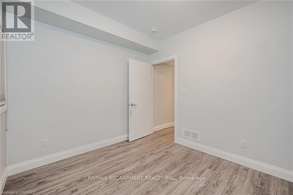 2 - 74 Cathcart Street, Hamilton, Ontario  L8R 1M5 - Photo 14 - X12471863