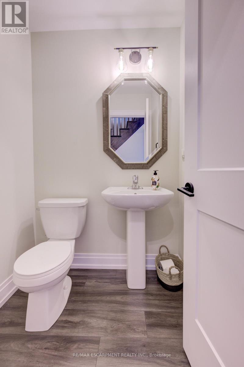 50 Kenesky Drive, Hamilton, Ontario  L8B 1Y2 - Photo 10 - X12471903