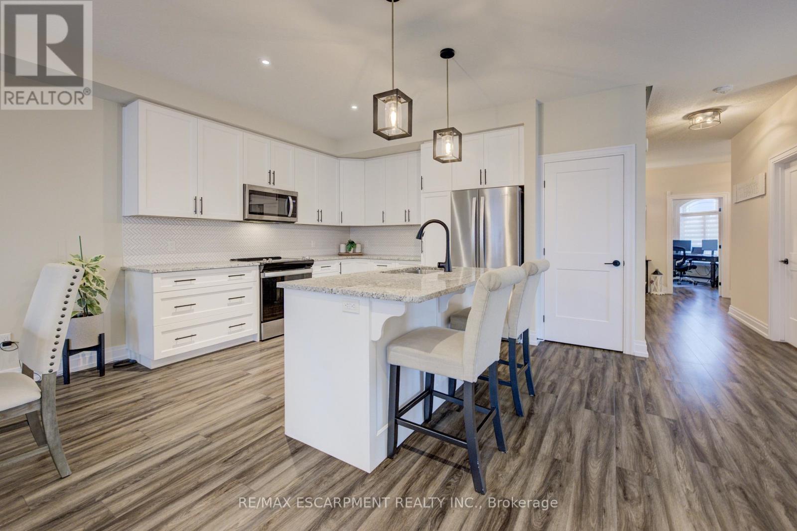50 Kenesky Drive, Hamilton, Ontario  L8B 1Y2 - Photo 16 - X12471903