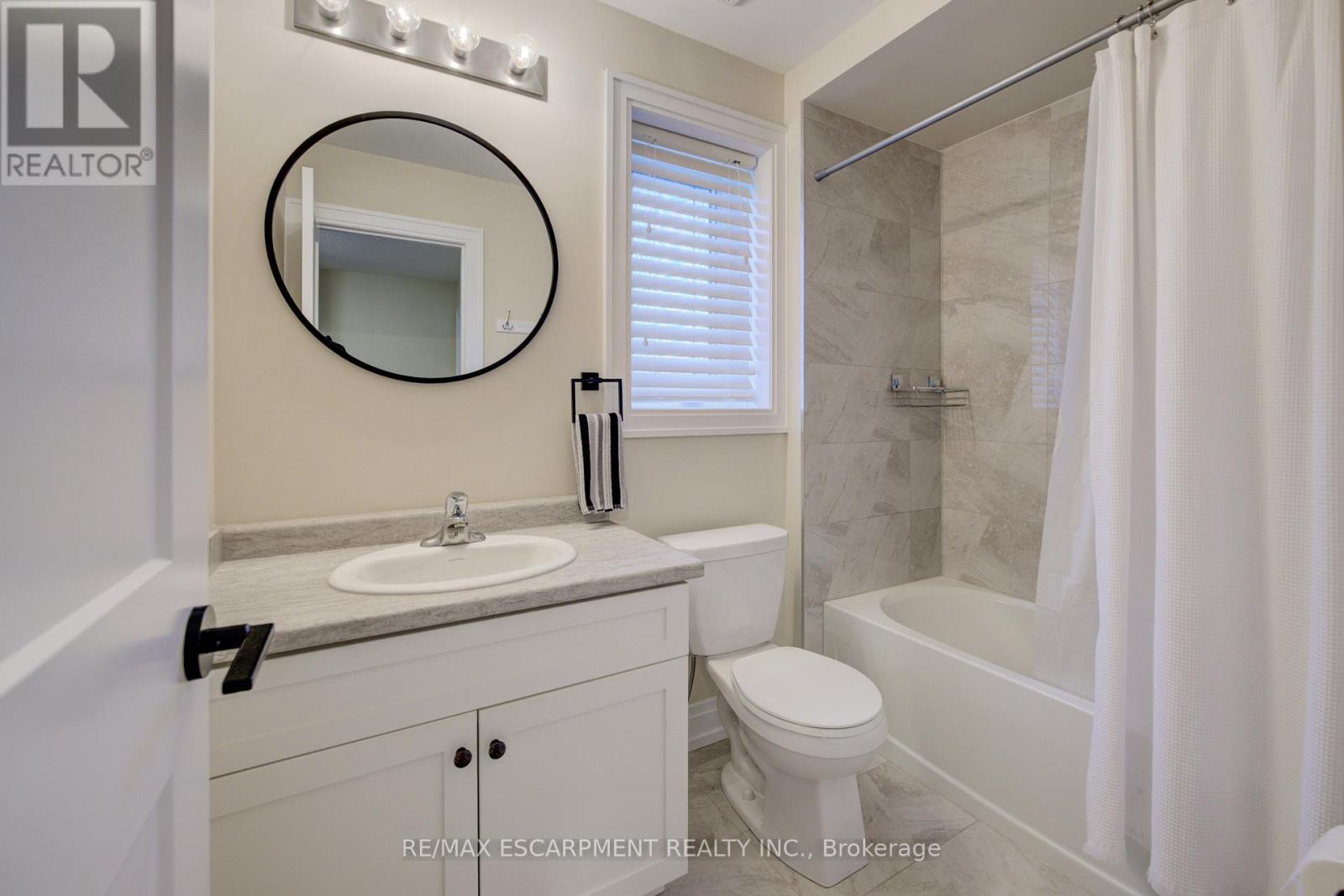 50 Kenesky Drive, Hamilton, Ontario  L8B 1Y2 - Photo 31 - X12471903