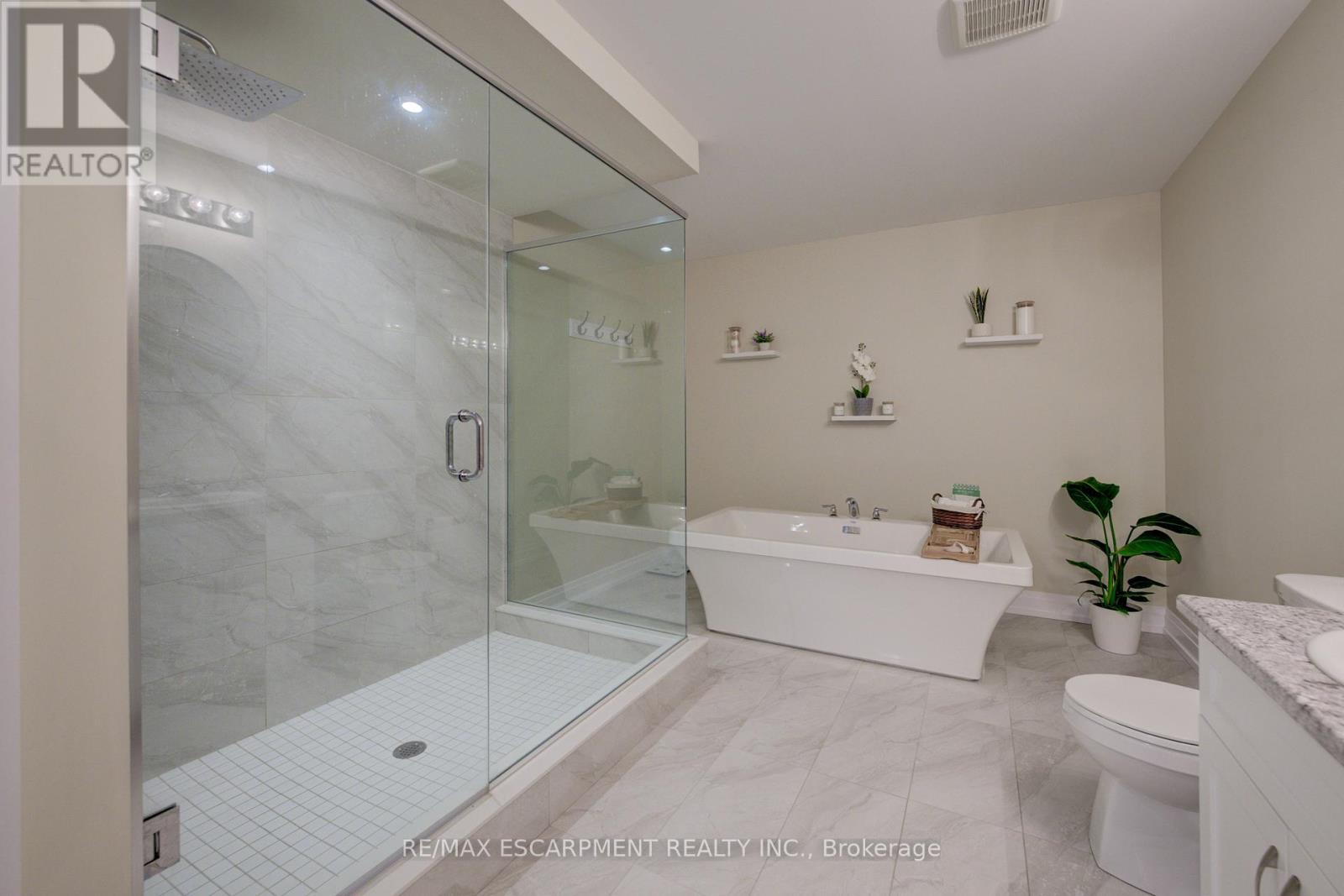 50 Kenesky Drive, Hamilton, Ontario  L8B 1Y2 - Photo 35 - X12471903