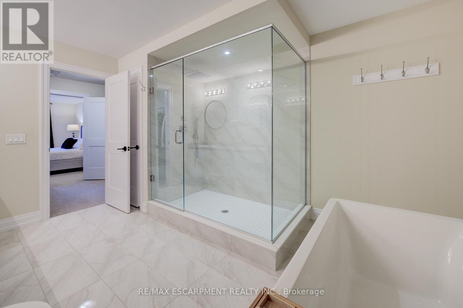 50 Kenesky Drive, Hamilton, Ontario  L8B 1Y2 - Photo 37 - X12471903