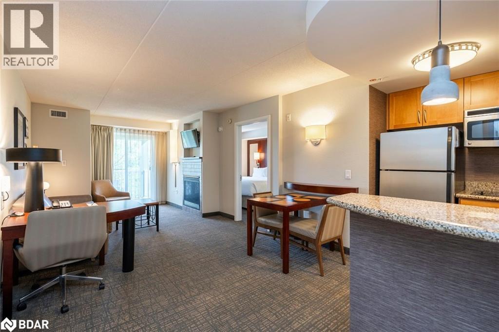 285 Steamship Bay Road Unit# 410, Gravenhurst, Ontario  P1P 1Z9 - Photo 3 - 40780683