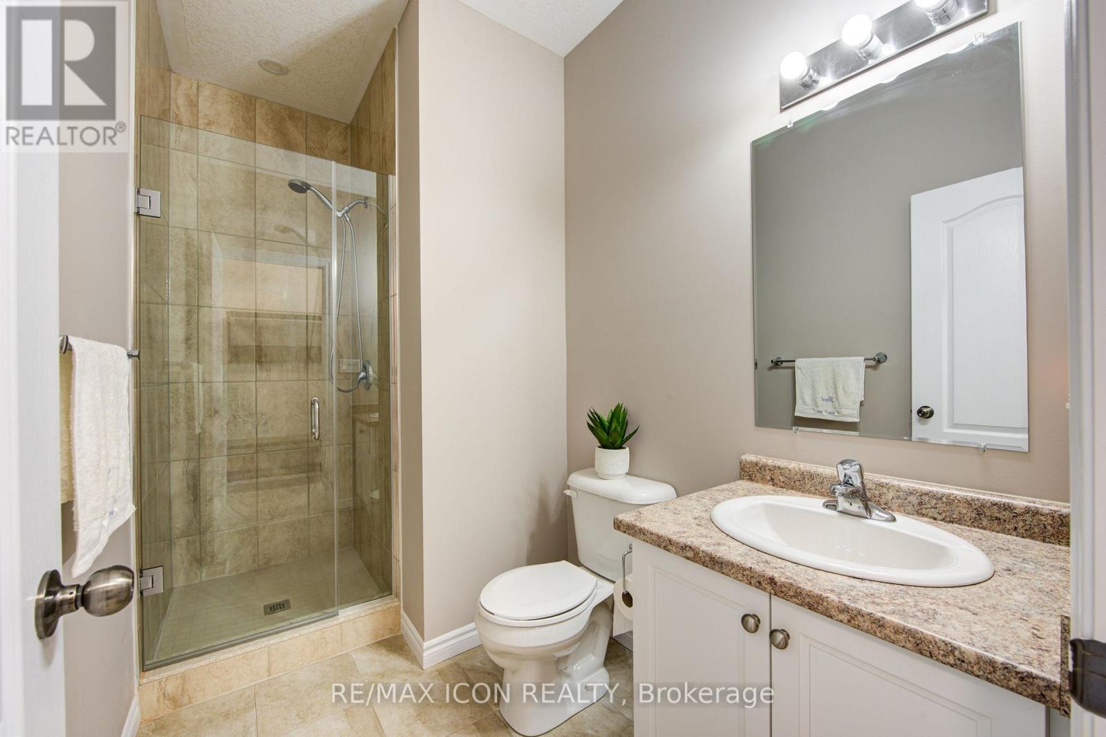 308 Fairway Road, Woodstock, Ontario  N4T 0A4 - Photo 9 - X12471755