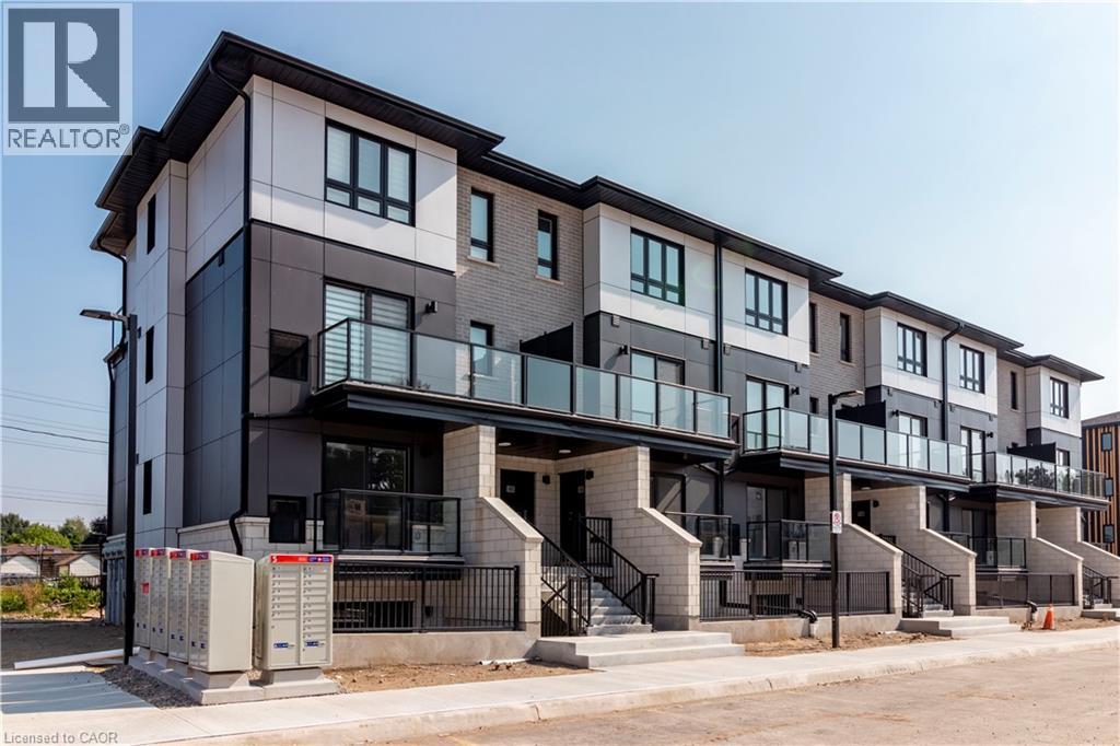 410 Northfield Drive W Unit# E8, Waterloo, Ontario  N2L 0A6 - Photo 1 - 40780482
