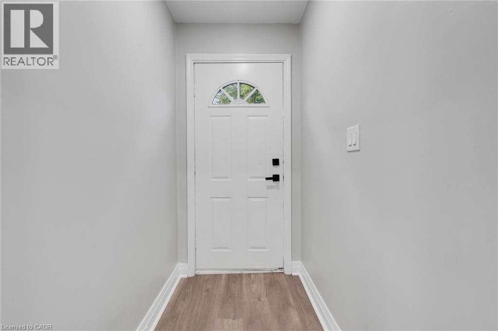 20 West 4th Street, Hamilton, Ontario  L9C 3M3 - Photo 5 - 40779241