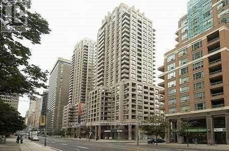 1905 - 909 BAY STREET, Toronto, Ontario