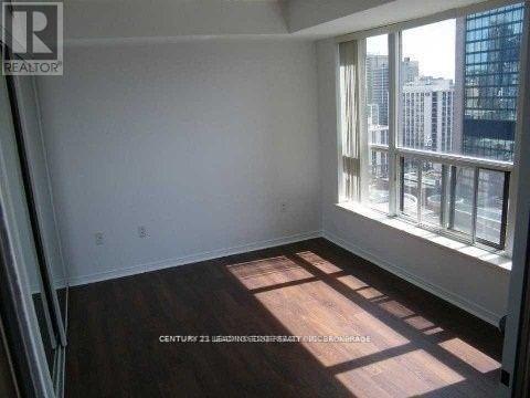 1905 - 909 Bay Street, Toronto, Ontario  M5S 3G2 - Photo 10 - C12471952