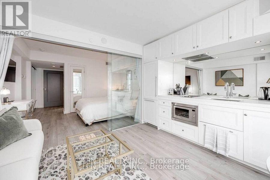 2910 - 155 Yorkville Avenue, Toronto, Ontario  M5R 0B4 - Photo 16 - C12471974