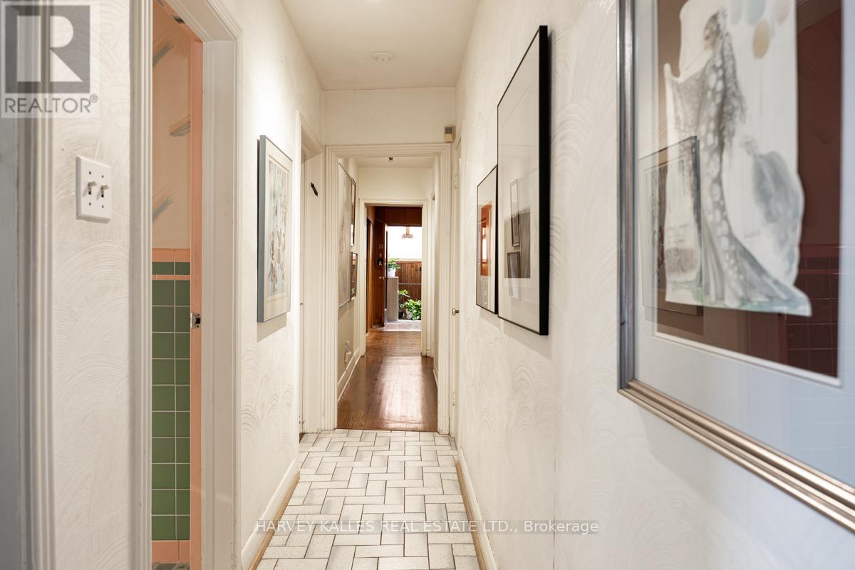 109 Frontenac Avenue, Toronto, Ontario  M5N 1Z8 - Photo 14 - C12471992