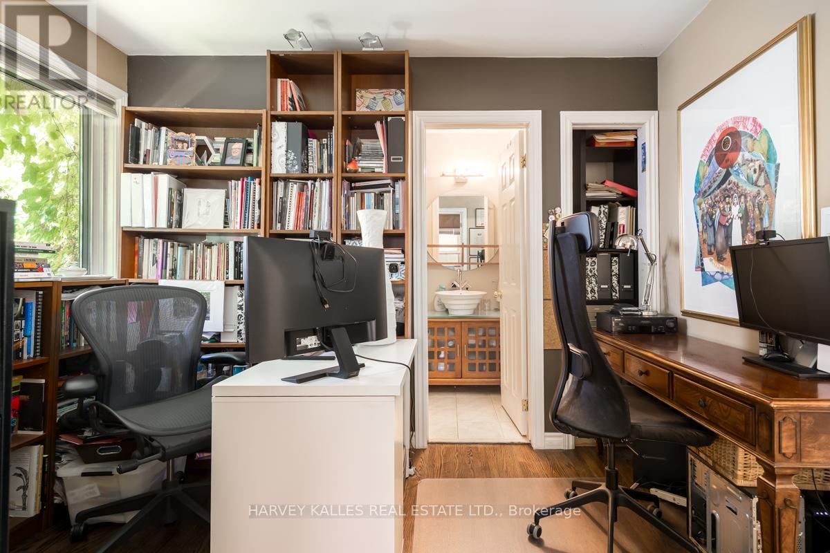 109 Frontenac Avenue, Toronto, Ontario  M5N 1Z8 - Photo 18 - C12471992