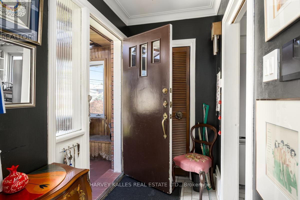 109 Frontenac Avenue, Toronto, Ontario  M5N 1Z8 - Photo 5 - C12471992