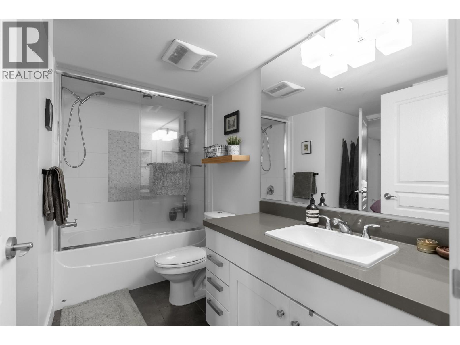 305 4550 Fraser Street, Vancouver, British Columbia  V5V 4G8 - Photo 13 - R3059917