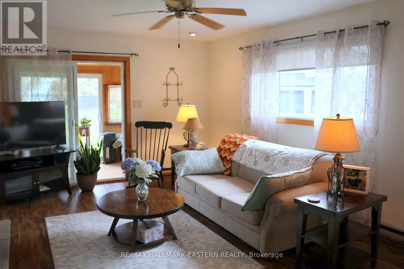 824 Sidney Drive Se, Selwyn, Ontario  K0L 1T0 - Photo 4 - X12472027