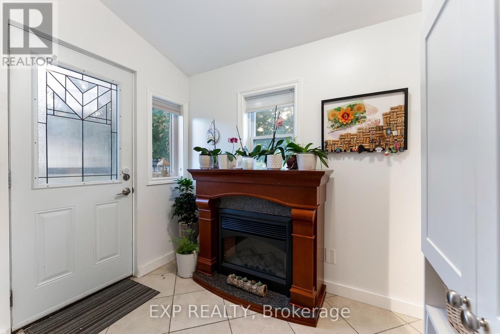 79 Purdy Street, Belleville, Ontario  K8P 1Z2 - Photo 8 - X12472129