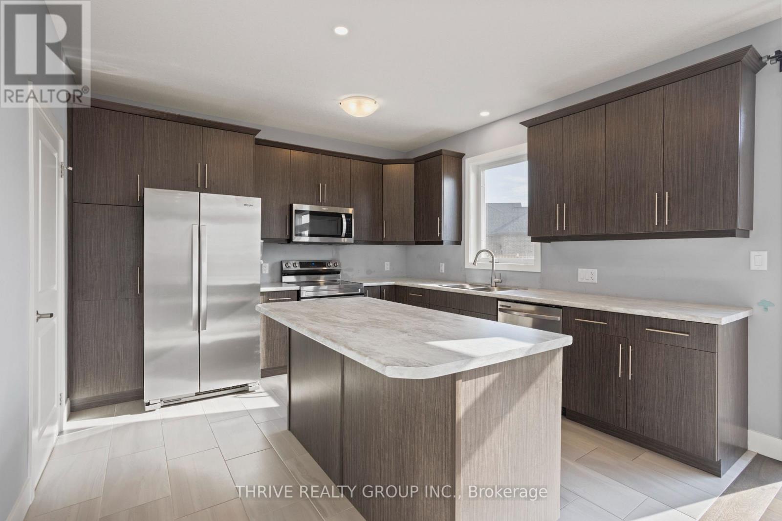 300 Edgevalley Road, London East, Ontario  N5V 0C3 - Photo 10 - X12472053