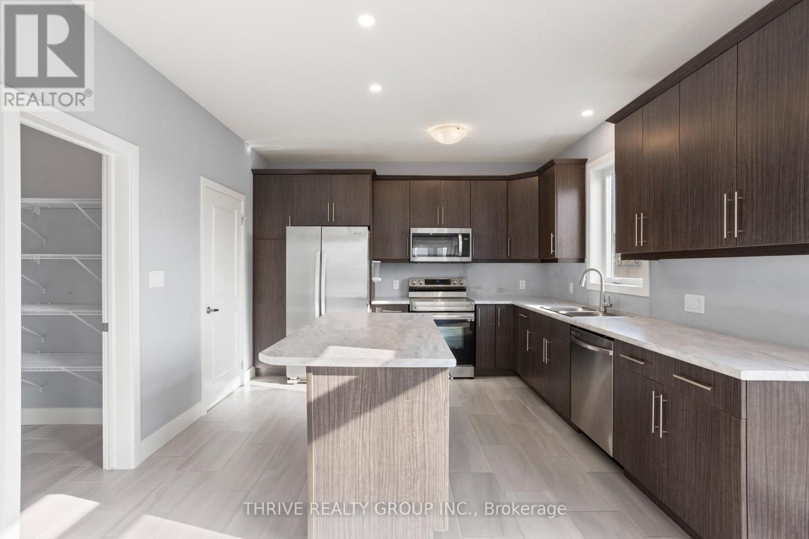 300 Edgevalley Road, London East, Ontario  N5V 0C3 - Photo 11 - X12472053