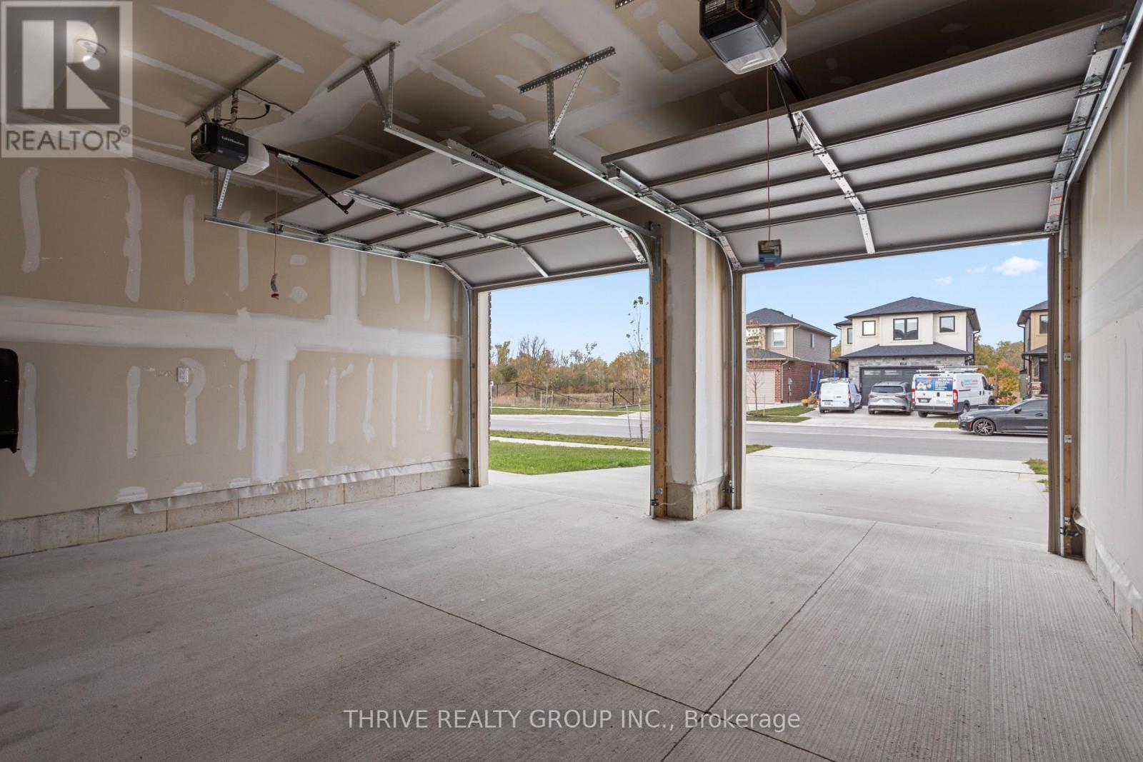 300 Edgevalley Road, London East, Ontario  N5V 0C3 - Photo 31 - X12472053