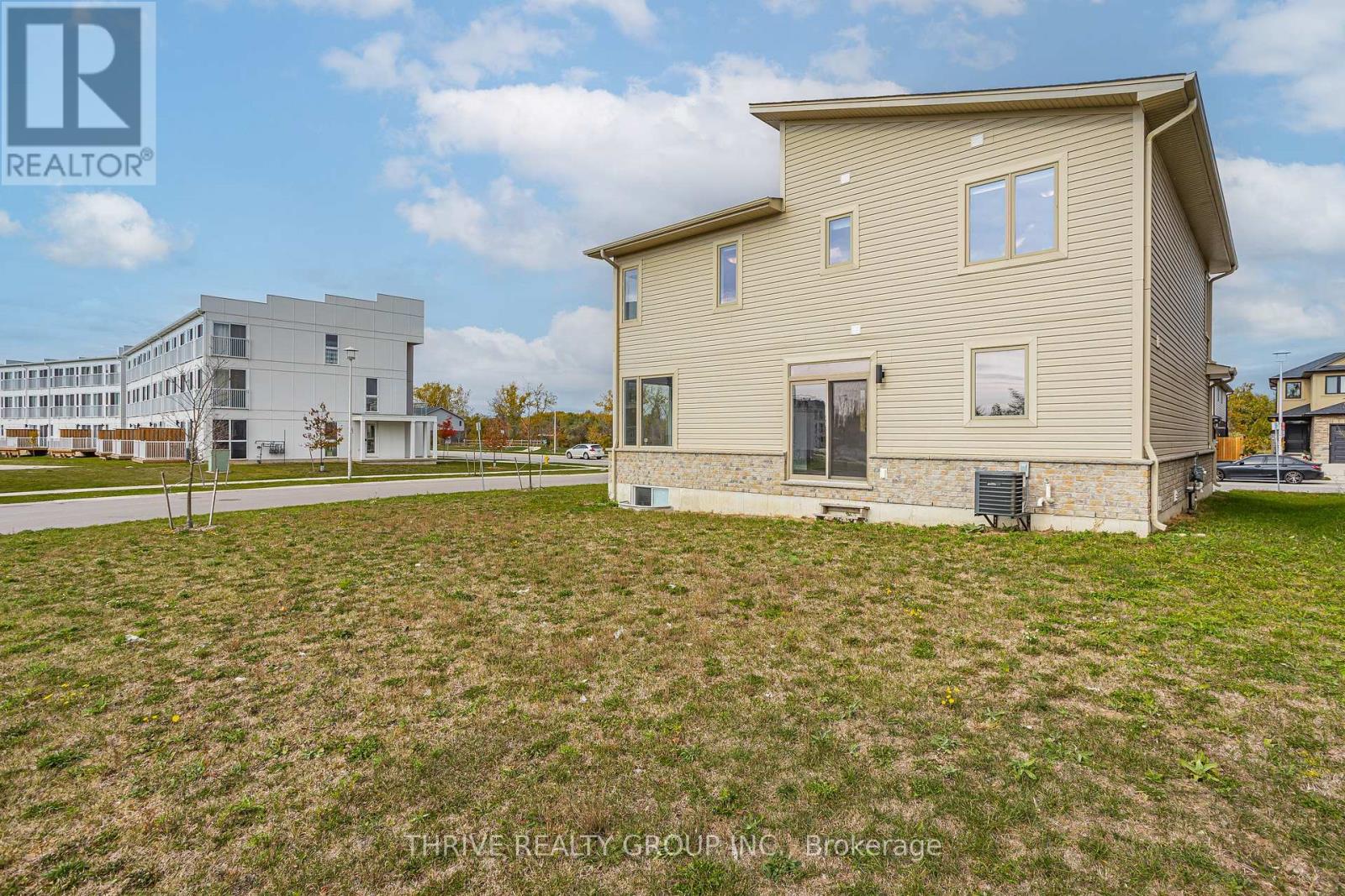 300 Edgevalley Road, London East, Ontario  N5V 0C3 - Photo 34 - X12472053