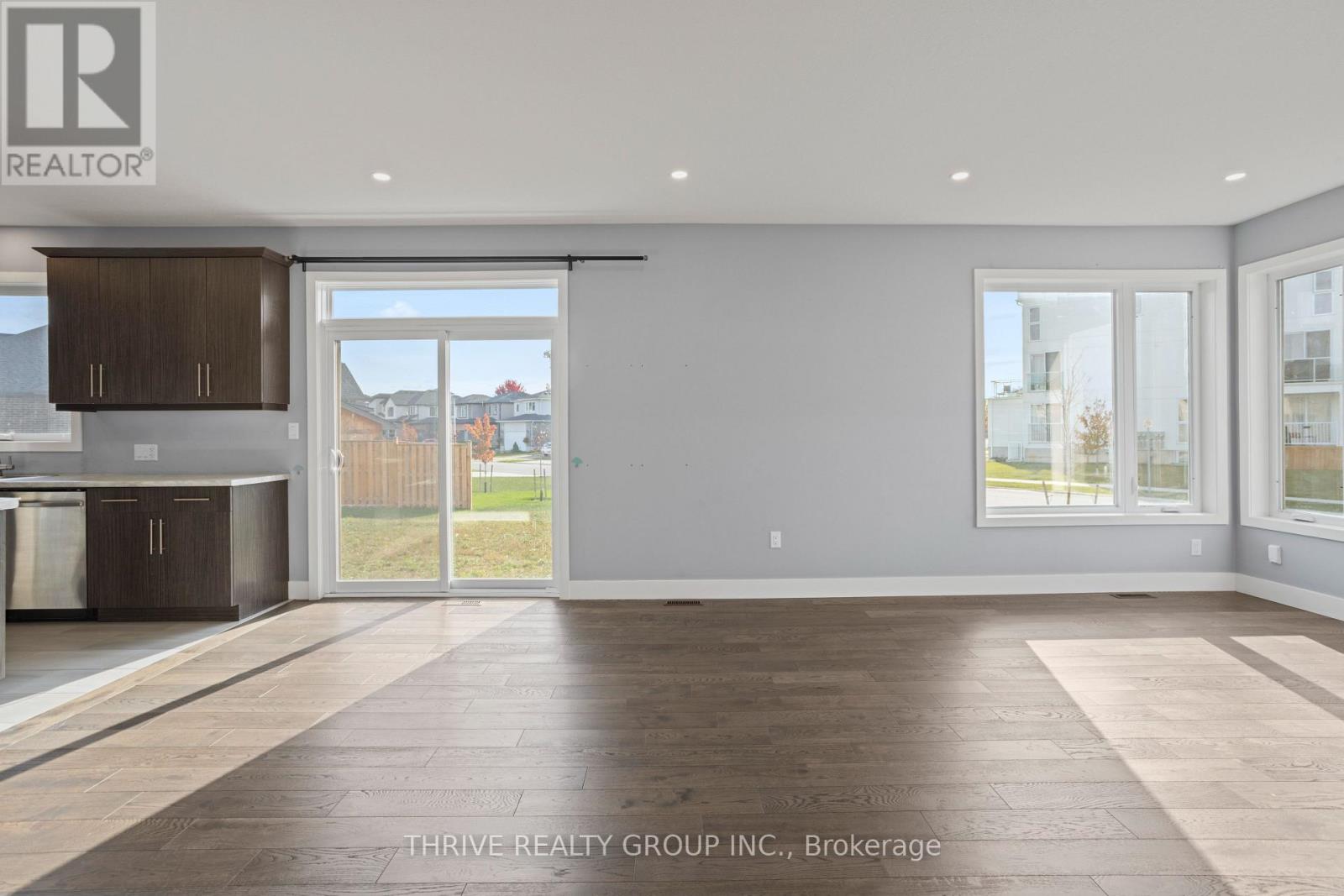 300 Edgevalley Road, London East, Ontario  N5V 0C3 - Photo 4 - X12472053