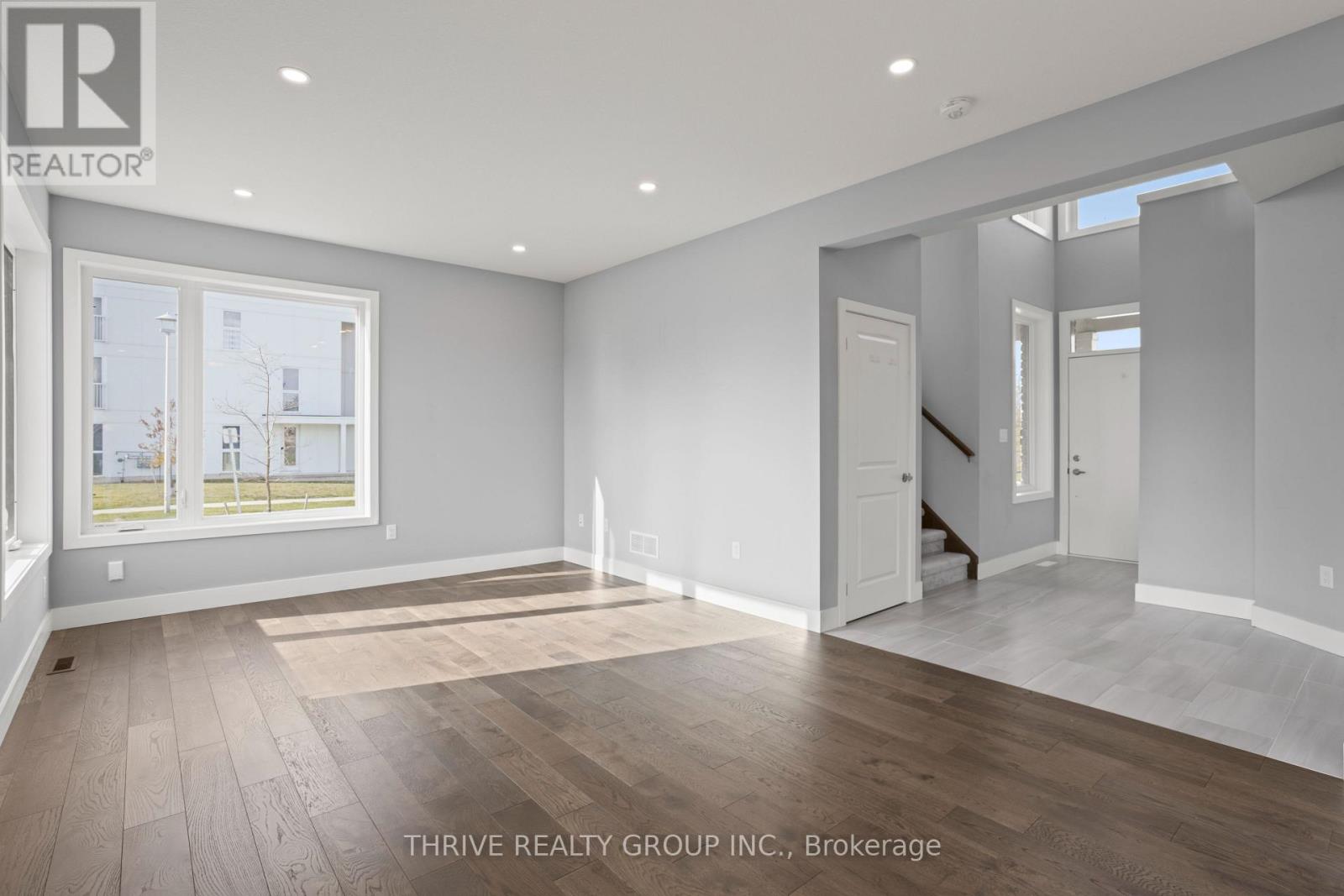 300 Edgevalley Road, London East, Ontario  N5V 0C3 - Photo 6 - X12472053
