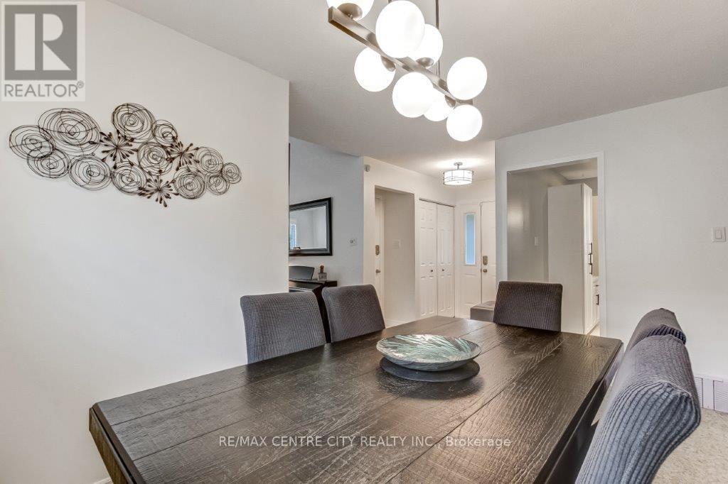 2 Aldersbrook Crescent, London North, Ontario  N6G 3R3 - Photo 10 - X12472097