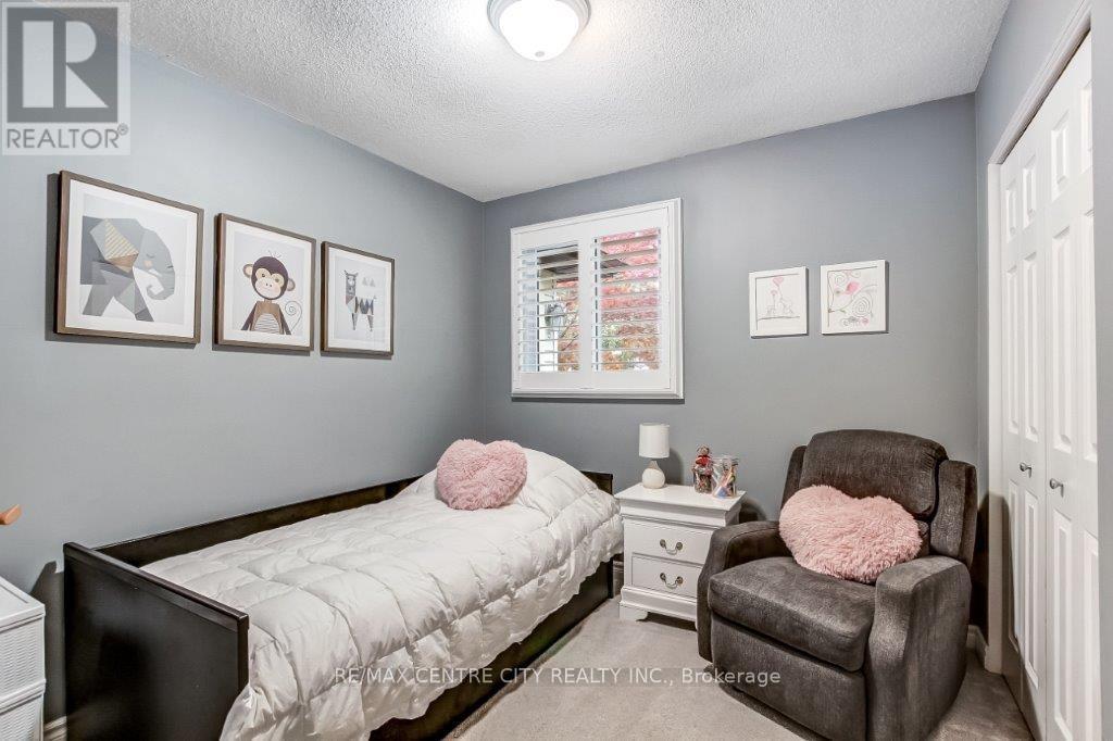 2 Aldersbrook Crescent, London North, Ontario  N6G 3R3 - Photo 13 - X12472097