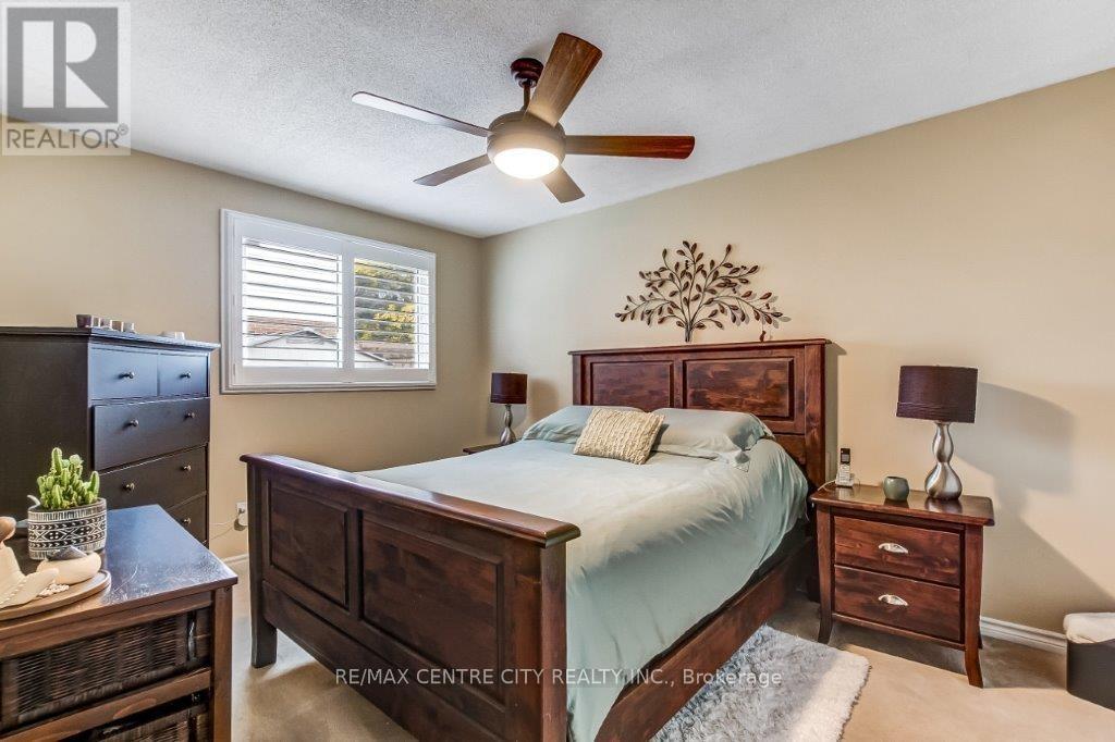 2 Aldersbrook Crescent, London North, Ontario  N6G 3R3 - Photo 17 - X12472097
