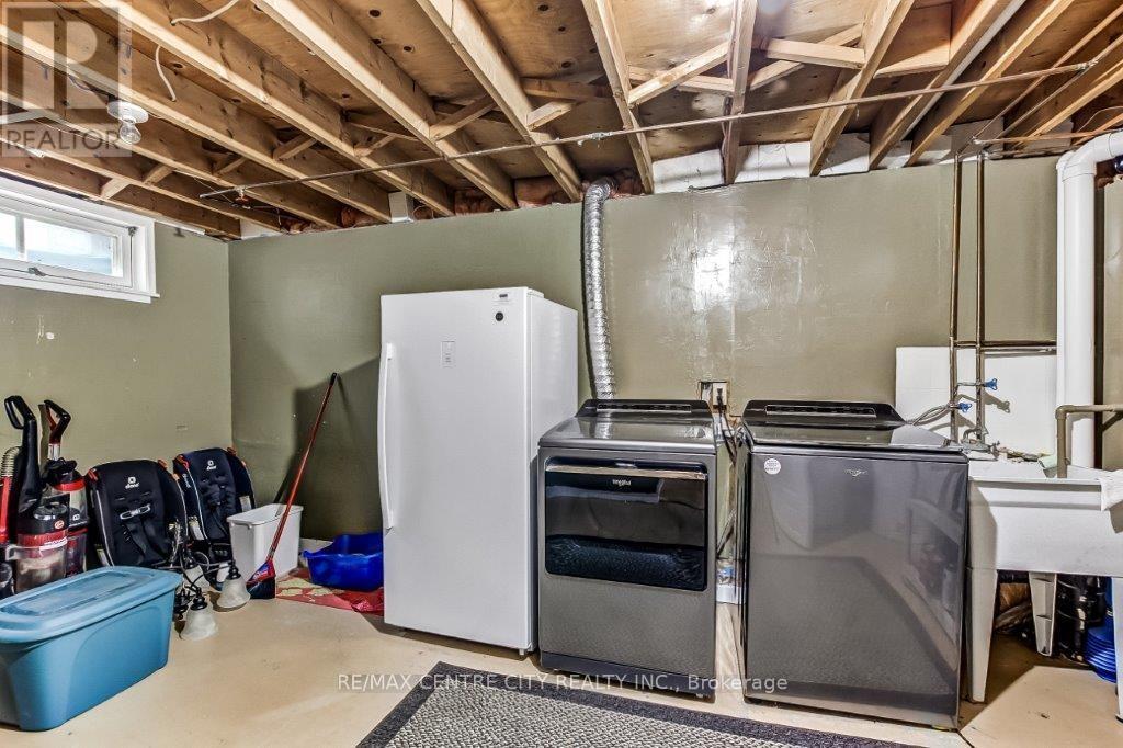 2 Aldersbrook Crescent, London North, Ontario  N6G 3R3 - Photo 23 - X12472097