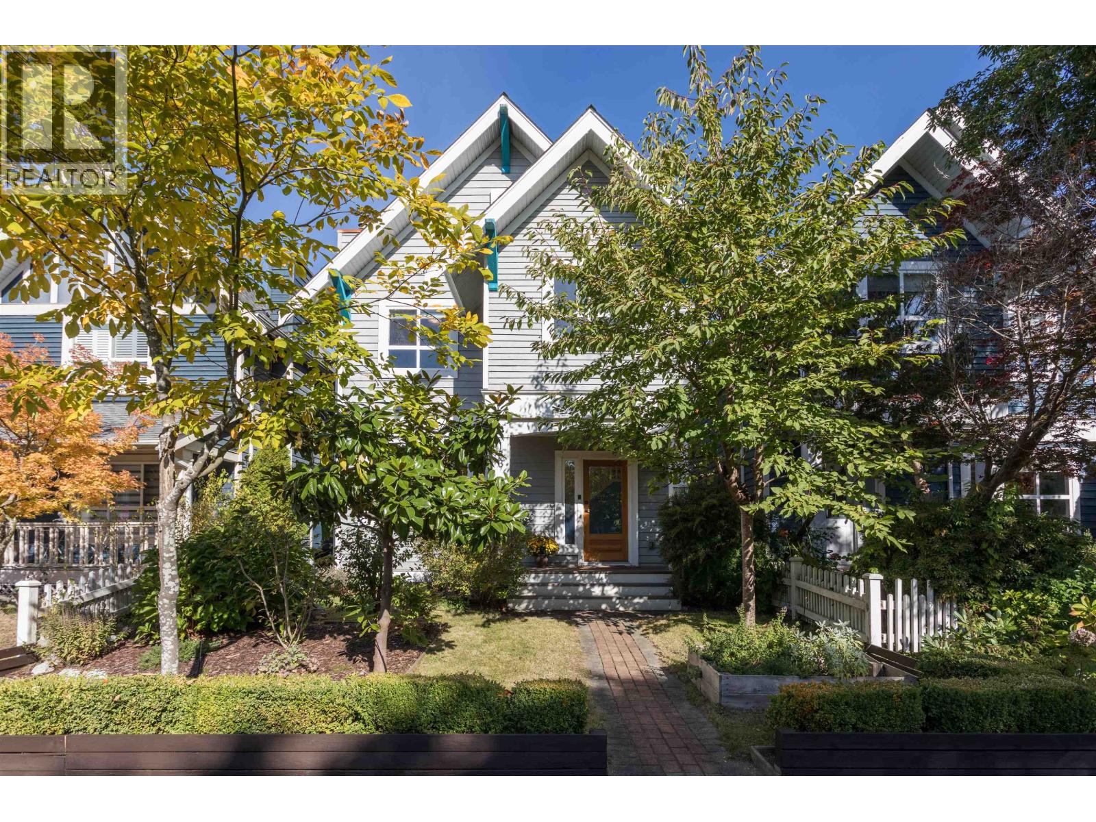 183 STAR CRESCENT, New Westminster, British Columbia