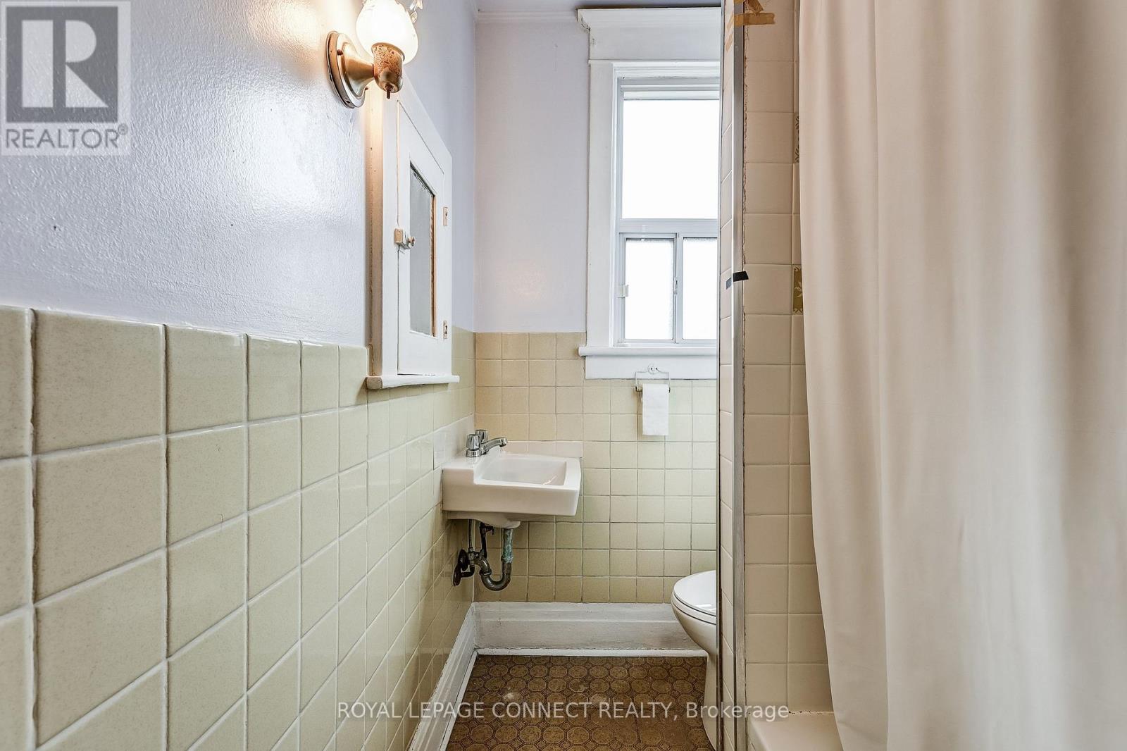 38 Woodycrest Avenue, Toronto (Danforth), Ontario  M4J 3A7 - Photo 17 - E12471993