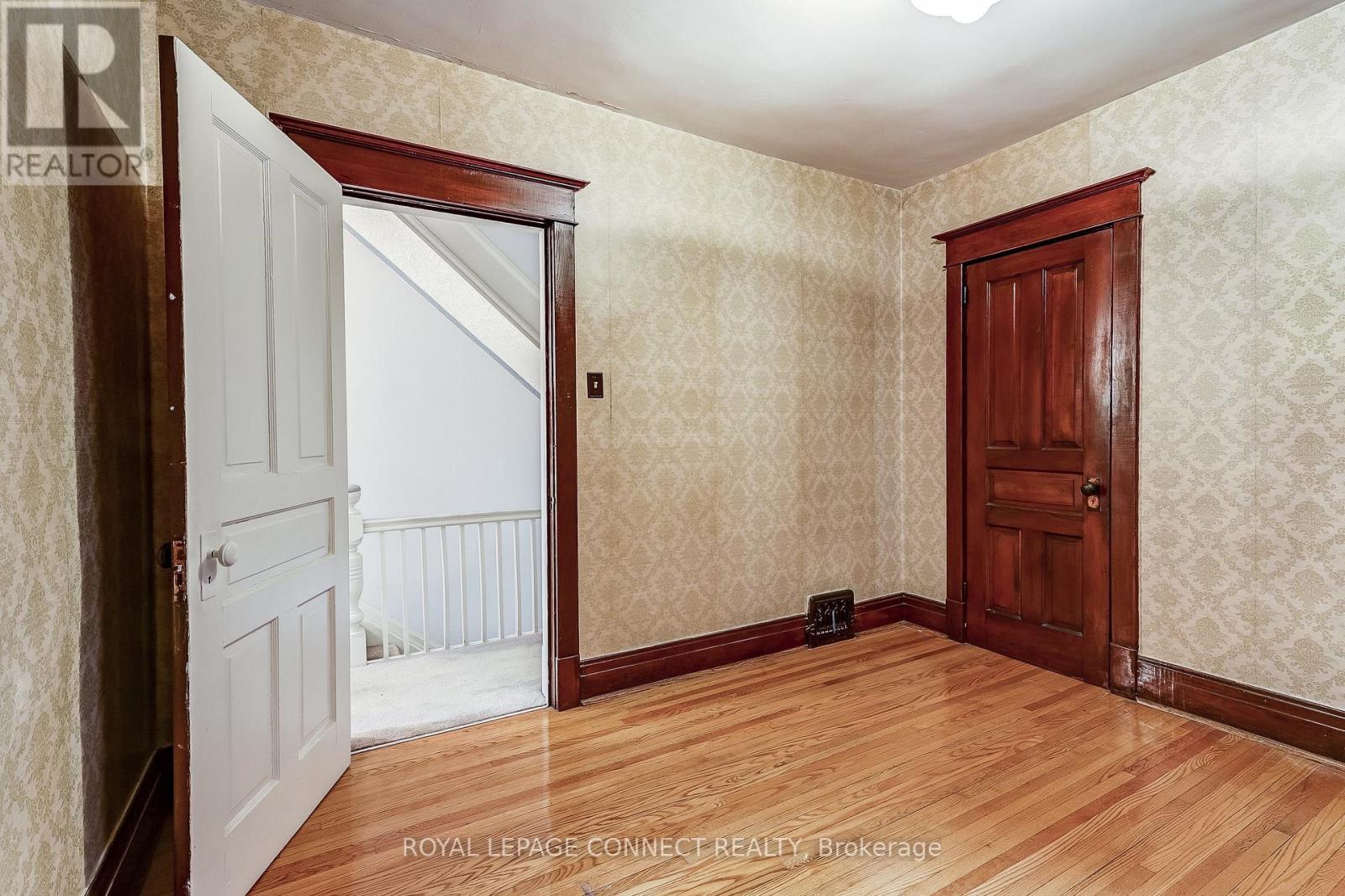 38 Woodycrest Avenue, Toronto (Danforth), Ontario  M4J 3A7 - Photo 19 - E12471993