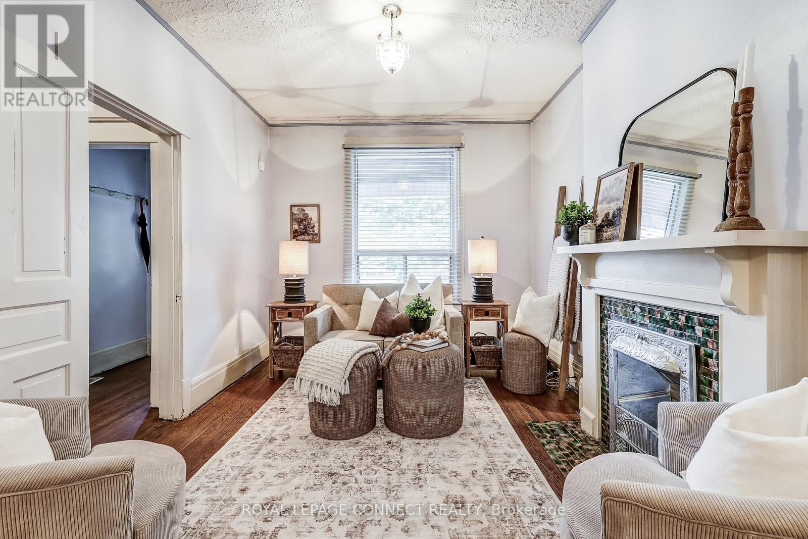 38 Woodycrest Avenue, Toronto (Danforth), Ontario  M4J 3A7 - Photo 4 - E12471993