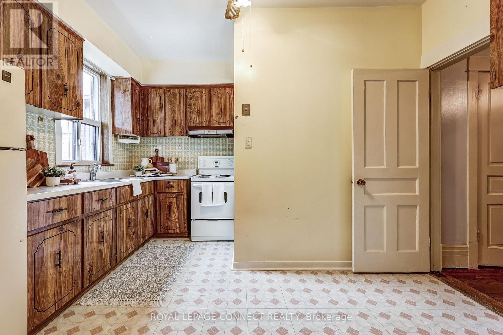 38 Woodycrest Avenue, Toronto (Danforth), Ontario  M4J 3A7 - Photo 9 - E12471993