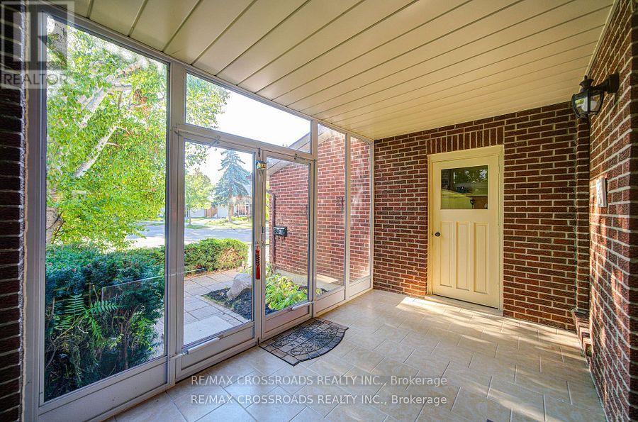 41 Huntsmill Boulevard, Toronto, Ontario  M1W 2Z8 - Photo 2 - E12471995