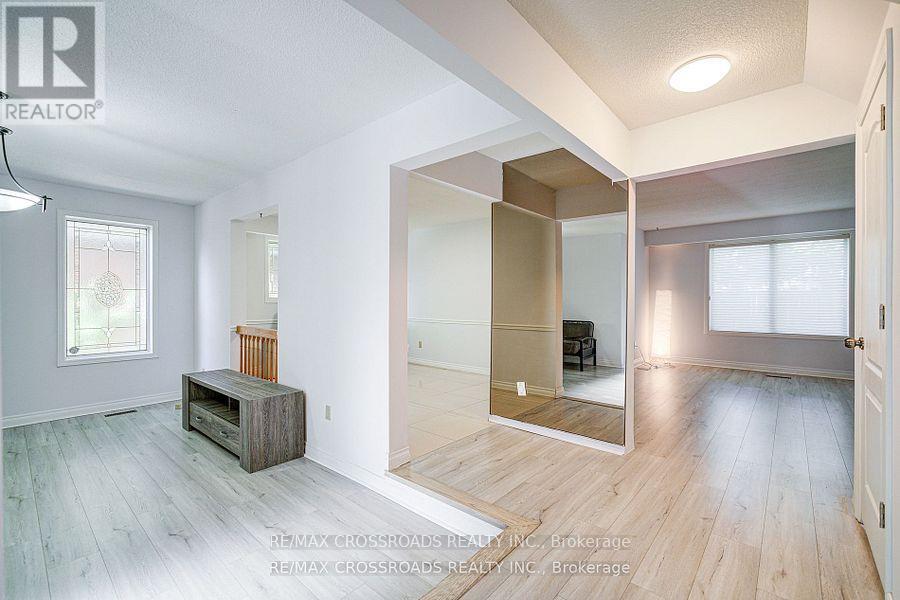 41 Huntsmill Boulevard, Toronto, Ontario  M1W 2Z8 - Photo 3 - E12471995