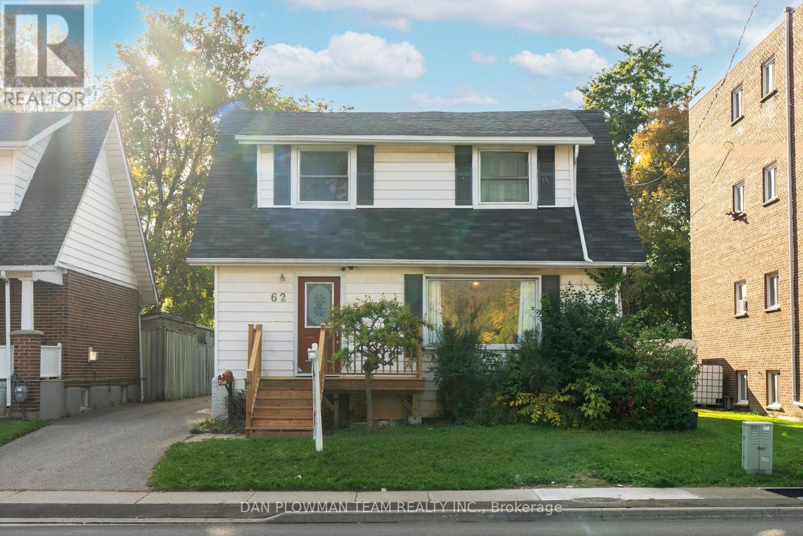 62 Park Road S, Oshawa, Ontario  L1J 4G9 - Photo 1 - E12472005