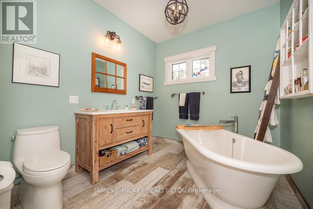 313 Meilleur's Road, Laurentian Hills, Ontario  K0J 1P0 - Photo 25 - X12472118