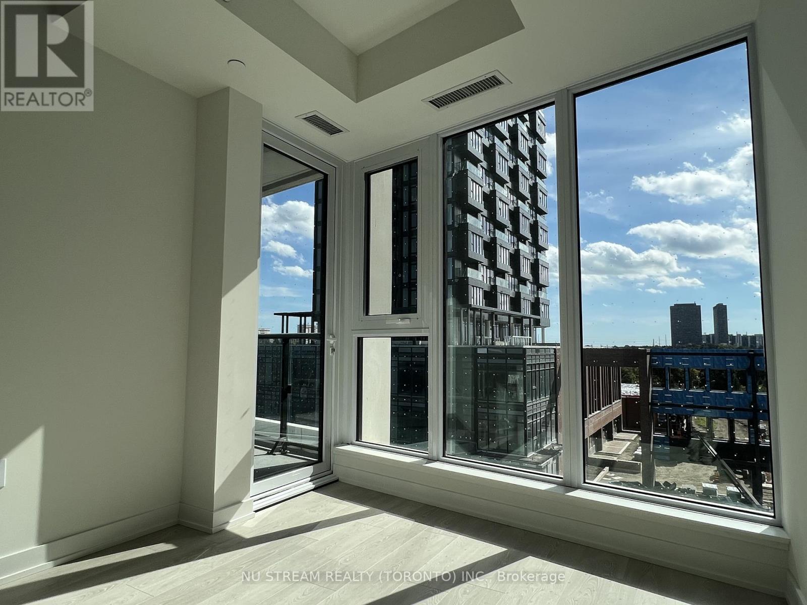 425 - 1 Kyle Lowry Road, Toronto, Ontario  M3C 0S6 - Photo 11 - C12452259